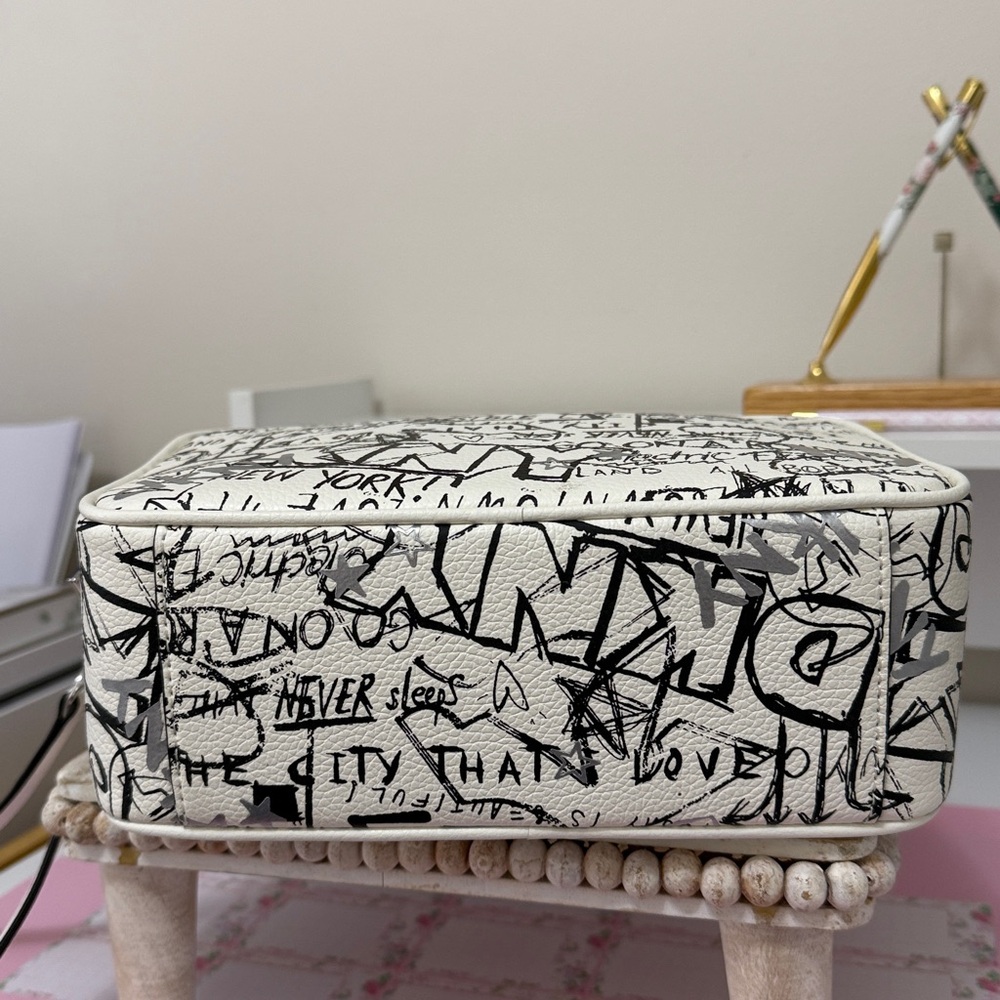 DKNY White and Black Graffiti bag - Picture 4 of 10